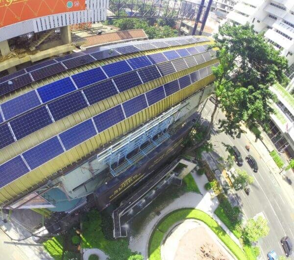 Mendukung Surabaya Jadi Kota Ramah Lingkungan, Atap Utomodeck Diperindah SolaRUV Secara Mandiri