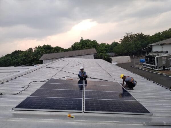 Hemat Biaya Listrik, Semakin Banyak Perusahaan Menggunakan Utomo Solaruv