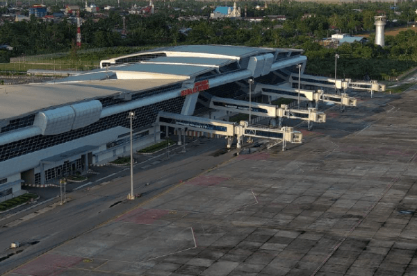 Terminal B Bandara Mozes Kalingin